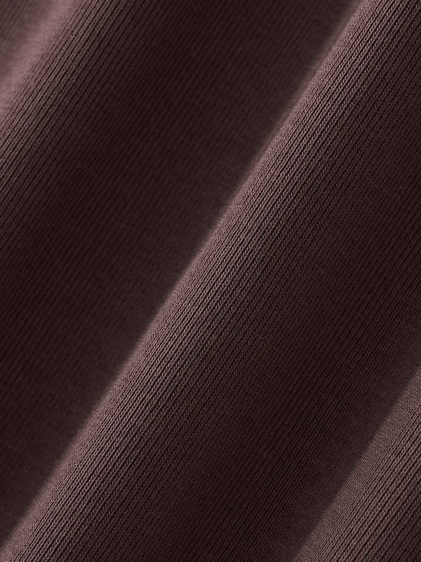 vintage looking form-fitting raglan sleeves and contrast stripe