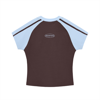 vintage looking form-fitting raglan sleeves and contrast stripe