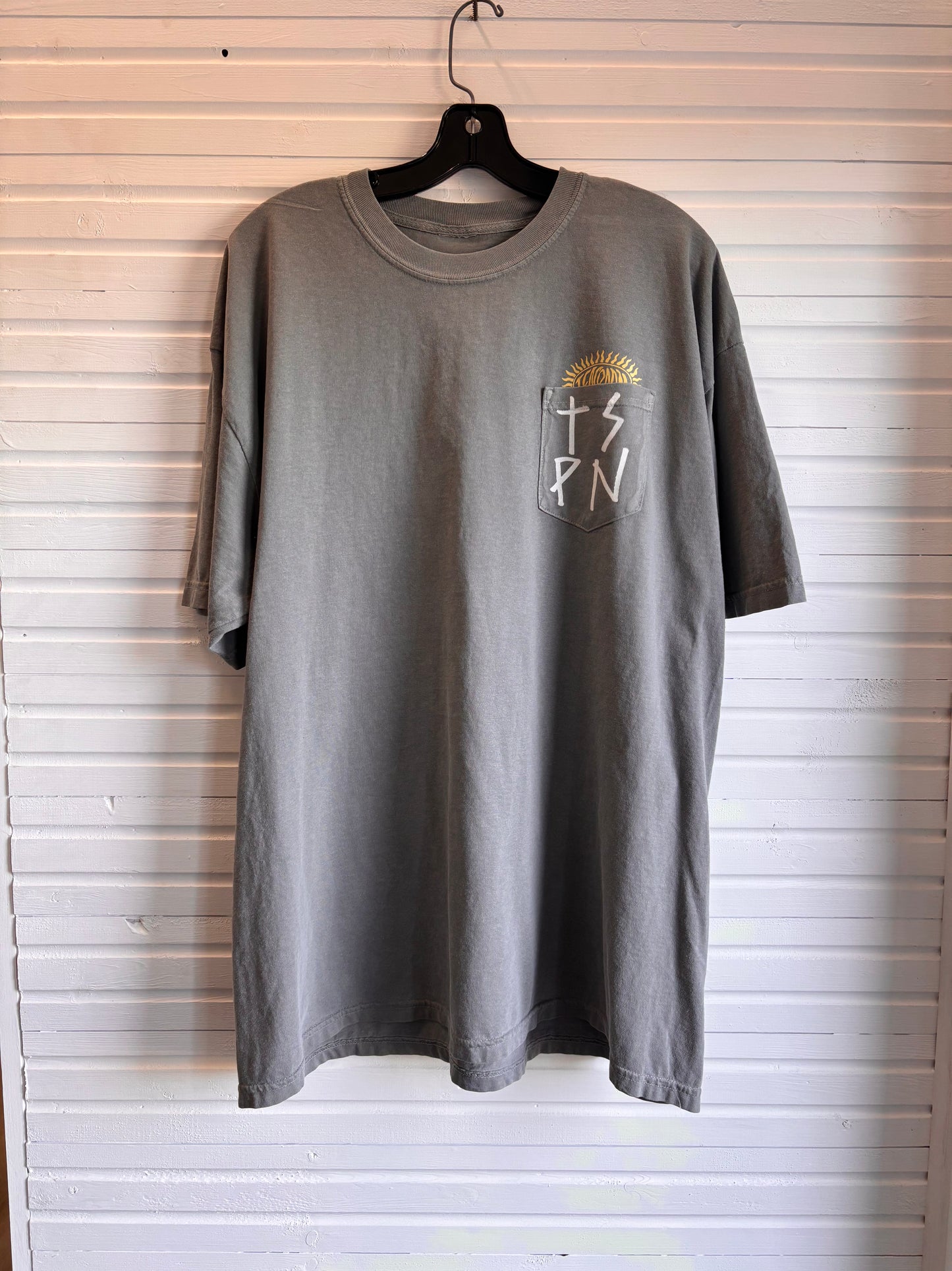 Sunny SB [ unisex pocket tee ] Grey