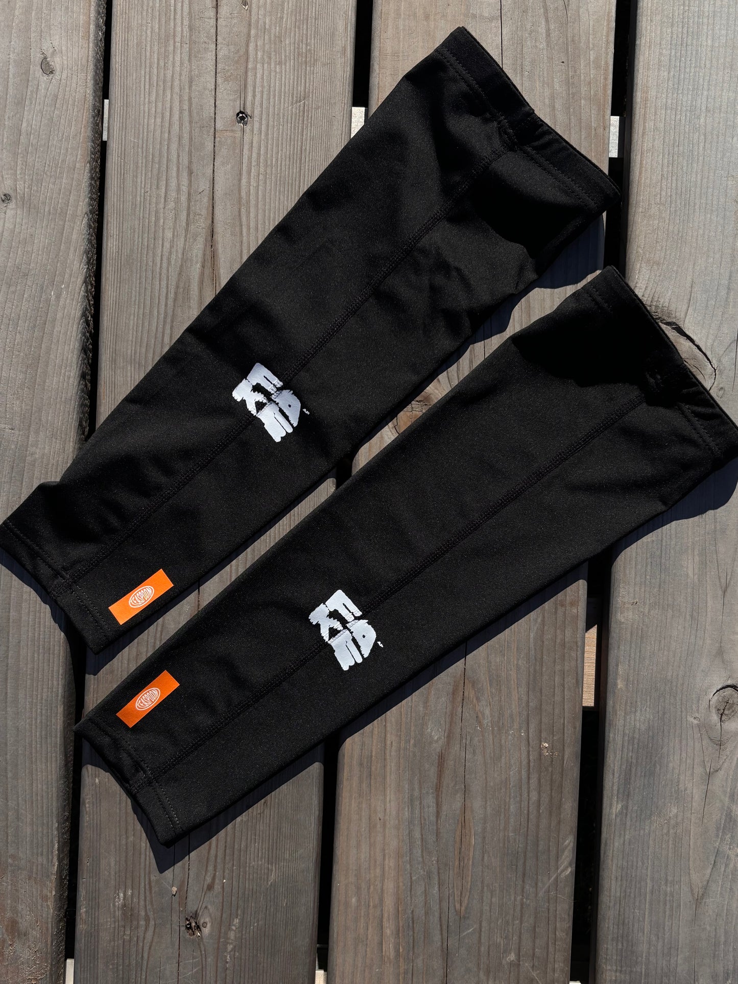 manchettes / sleeves / black / logo