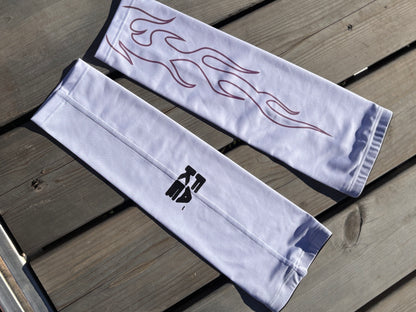 manchettes / sleeves / white / Flammes